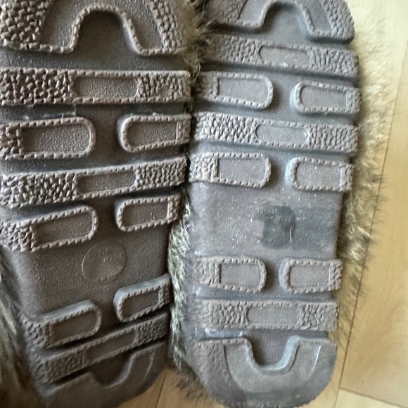 Nakiuk Fur Boots - Picture 8 of 11